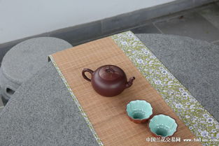 原紫砂二廠沈龍娣 國(guó)家級(jí)高級(jí)工藝美術(shù)師絞泥壺